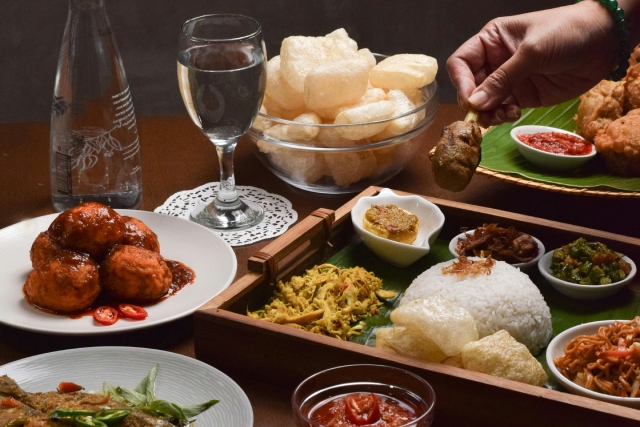 What to Eat at Textile Centre: Best Spots Worth Your Time